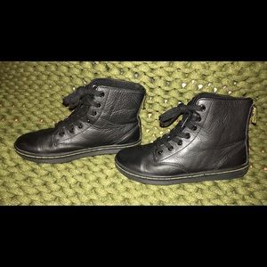 Dr. Martens Leyton Youth Boots